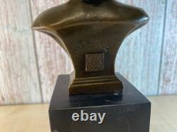 Buste en bronze de Che Guevara sur un socle en marbre noir d'après Javier Pérez