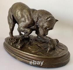 Chien Jouant Avec un petit rat, Sculpture En Bronze signée Trodoux