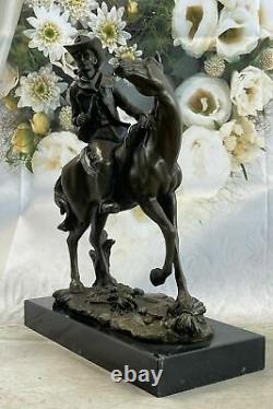 Cowboy Sur Cheval Bronze Sculpture Signé Après Remington Solide Marbre Base