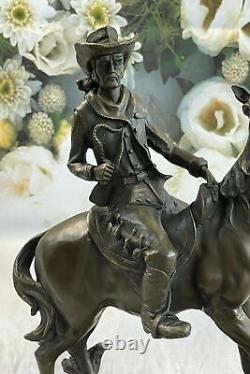 Cowboy Sur Cheval Bronze Sculpture Signé Après Remington Solide Marbre Base