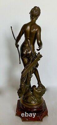 Dianne chasseresse, Sculpture en bronze signée Math MOREAU