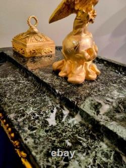 Encrier à l'Aigle impériale à Godets en Bronzes dorés, Marbre Vert Signé Pinèdo