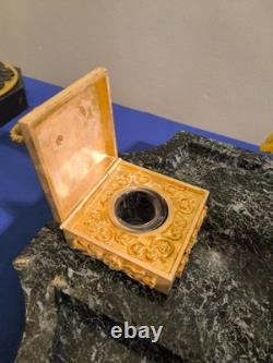 Encrier à l'Aigle impériale à Godets en Bronzes dorés, Marbre Vert Signé Pinèdo