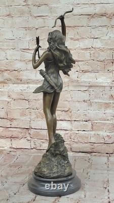 Énorme 48cm Art Déco Bronze Diana Chasseresse Avec Noud Signée Marbre Base Ouvre