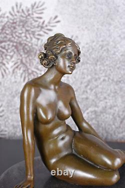 Érotisme Figure Féminine Nu Déesse de Femme Bronze Sculpture Marbre Statue Signé