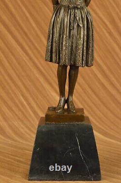 Fait Bronze Sculpture Domestique Base Marbre Housewife Mom Original Signé Solde