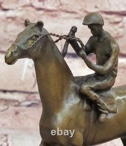Fait Bronze Sculpture Solde Anime Marbre Cheval Avec Jockey Original Signé