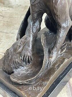 Fait Bronze Sculpture Solde Base Marbre Aigle Attaquant Ours Sculpture Signée