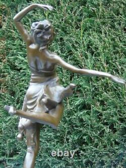 Femme qui danse, robe a grelots en bronze signé sur marbre