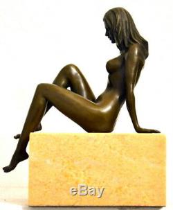 Figure en Bronze -handgefertigter Bronze Nu de Raymondo Signé sur Base en Marbre