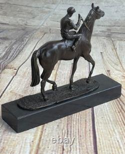 Figurine En Bronze Marbre Sport Hotcast Signée Originale De Jockey Avec Cheval