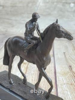 Figurine En Bronze Marbre Sport Hotcast Signée Originale De Jockey Avec Cheval