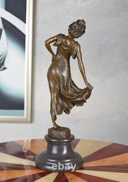 Figurine en Bronze Signé Belle Epoque Sculpture Féminine Antique Marbre