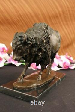 Grand Bronze Américain Buffalo Sculpture Figurine Sur Marbre Base Signé Milo