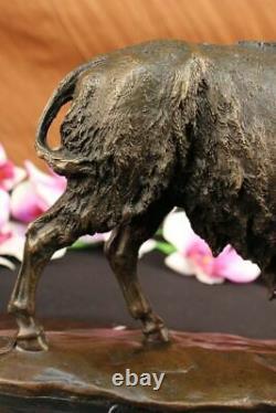 Grand Bronze Américain Buffalo Sculpture Figurine Sur Marbre Base Signé Milo
