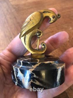 JOLI PETIT BRONZE, BASE EN MARBRE OISEAU STYLISÉ signé BIZETTE, ART DÉCO