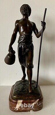 Le porteur d eau, sculpture en bronze signé Debut