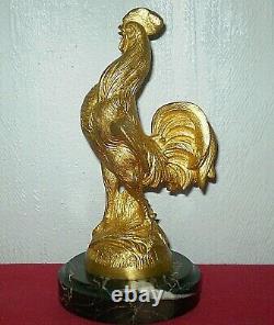 MAURICE FRECOURT coq chantant en bronze doré sur socle en marbre / signé