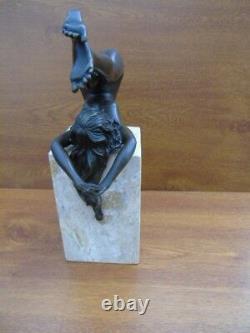 NUE EN BRONZE, statue d une femme nue en bronze sur marbre signé
