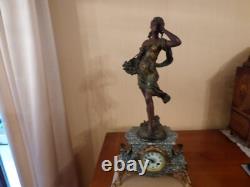 Pendule marbre, sculpture régule signée AUGUSTE MOREAU Le Panier de Cerises