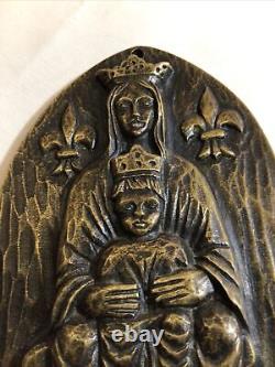 Plaque De Bronze La Reine Anne De France Sur Le Trône Signée M. Thevenet