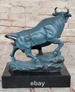 Pure Véritable Bronze Debout Stock Marché Bull Statue On Marbre Signée Décor Art
