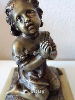 Rare Bronze Signé Mathurin Moreau 1822/1913 Sur Marbre Petite Fille Au Coussin