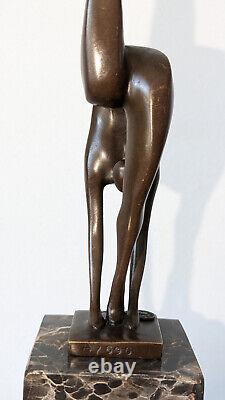 SCULPTURE EN BRONZE SUR MARBRE signée MILO La gymnaste hauteur 36 cm