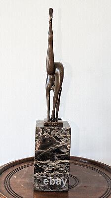 SCULPTURE EN BRONZE SUR MARBRE signée MILO La gymnaste hauteur 36 cm