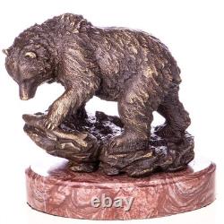 Sculopture en bronze ours avec poisson sur un socle en marbre d'après Milo