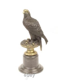 Sculpture Aigle en bronze sur un marbre noir d'après Archibald Thorburn