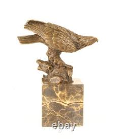 Sculpture Aigle en bronze sur un socle en marbre noir d'après Milo