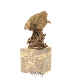 Sculpture Aigle en bronze sur un socle en marbre noir d'après Milo