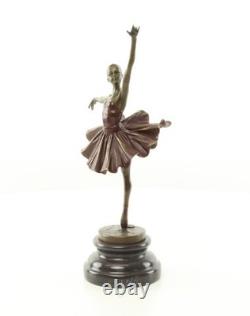 Sculpture Ballerine coloré en bronze sur un socle en marbre d'après Milo
