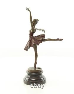 Sculpture Ballerine coloré en bronze sur un socle en marbre d'après Milo