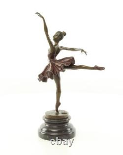 Sculpture Ballerine coloré en bronze sur un socle en marbre d'après Milo