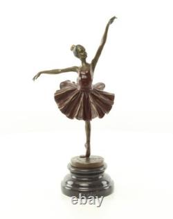Sculpture Ballerine coloré en bronze sur un socle en marbre d'après Milo