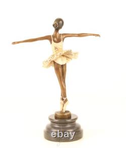Sculpture Ballerine en bronze sur un marbre d'après Franz Bergman