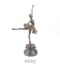 Sculpture Ballerine en bronze sur un socle en marbre d'après Milo