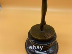Sculpture Ballerine en bronze sur un socle en marbre d'après Milo
