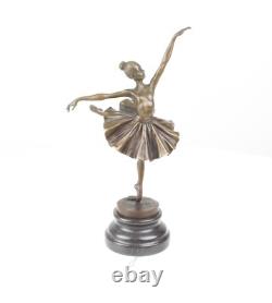 Sculpture Ballerine en bronze sur un socle en marbre d'après Milo