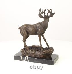 Sculpture Cerf Art déco en bronze sur un socle en marbre noir Signée