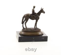 Sculpture Cheval et Cavalier en bronze sur un socle en marbre noir d'après Milo