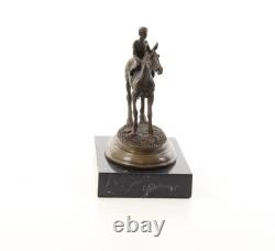 Sculpture Cheval et Cavalier en bronze sur un socle en marbre noir d'après Milo