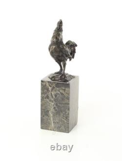 Sculpture Coq en bronze sur un socle en marbre noir Signée