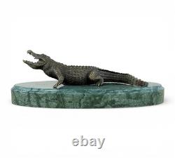 Sculpture Crocodile en bronze sur un socle en marbre verte d'après Milo