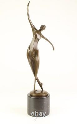 Sculpture Dansant Female moderne en bronze sur un marbre noir d'après Milo
