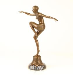 Sculpture Danseuse Con Brio en bronze sur un marbre d'après Demetre Chiparus