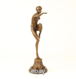 Sculpture Danseuse Con Brio en bronze sur un marbre d'après Demetre Chiparus