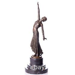 Sculpture Danseuse en bronze sur un marbre noir D'après Demetre Chiparus